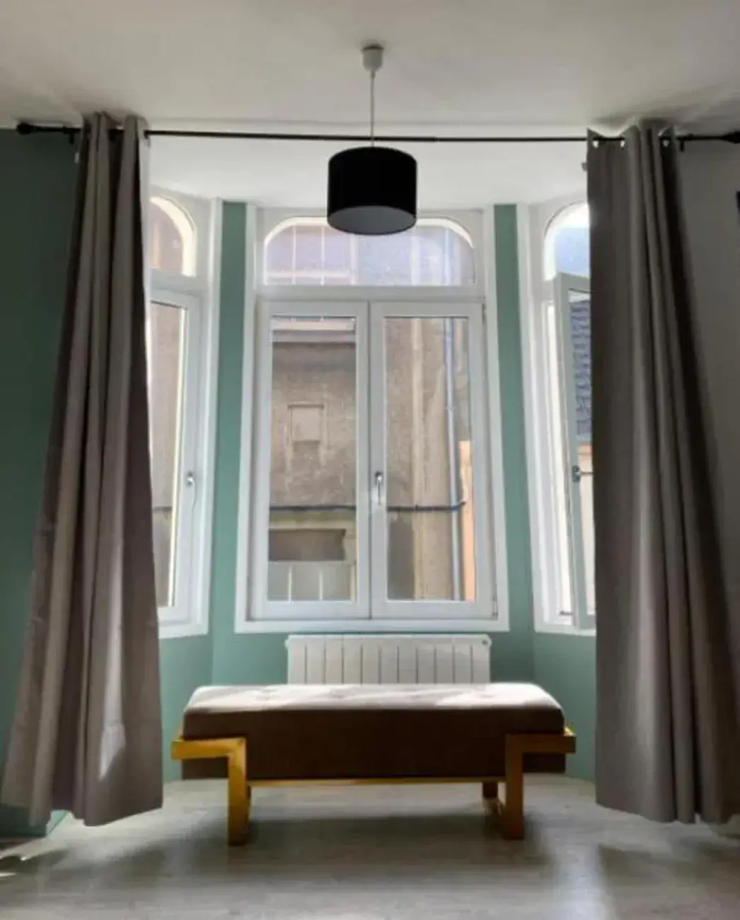 Bow-window street view